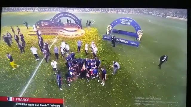 Mbappe держит кубок мира!!! 2018