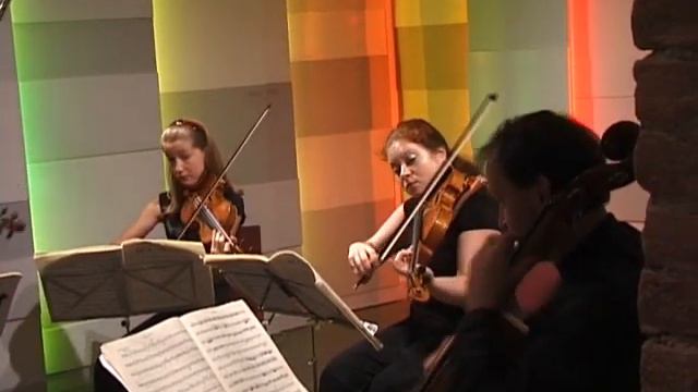 Mozart Quartet in B-flat major KV 458 2th movement "Menuetto" Jess Quartett Wien смотреть онлайн