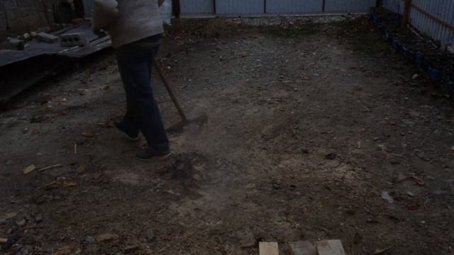 У нас новый житель по имени Кузя/стройка день 6 смотреть онлайн