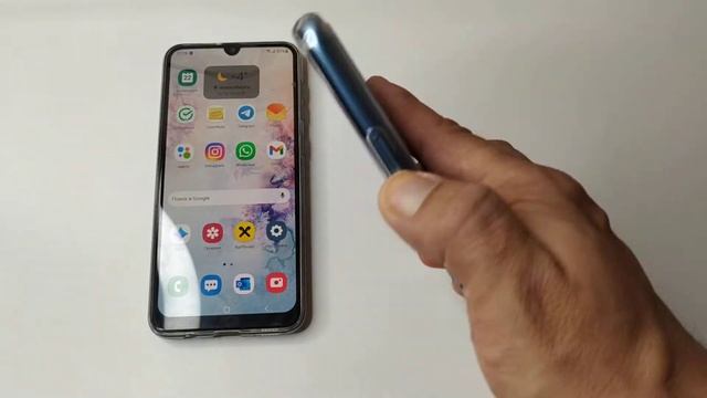 Почему телефон Samsung лучше смартфона Vivo? Включение фонарика боковой кнопкой. смотреть онлайн
