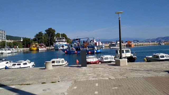 #хорватия #crikvenica идеальная погода, море просто супер для плаванья #европа #туризм смотреть онлайн