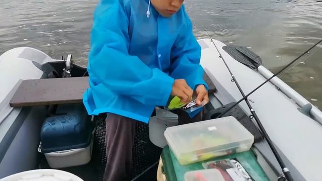 Тихий Дон. Рыбалка на слиянии рек Дон и Хопёр. смотреть онлайн