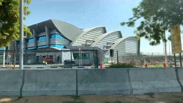 Dubai Airports - Terminal 3 to Terminal 2 Roadtrip смотреть онлайн