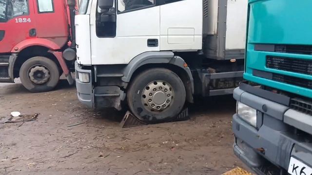 Вот настал этот день.#iveco . Тарантино в гостях, голодным не оставим. смотреть онлайн