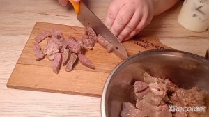 ТЕПЕРЬ ВЫ БУДЕТЕ ЗНАТЬ ЧТО ГОТОВИТЬ ИЗ СВИНОГО ЛЕГКОГО - Бефстроганов! Это вкусно и дёшево!