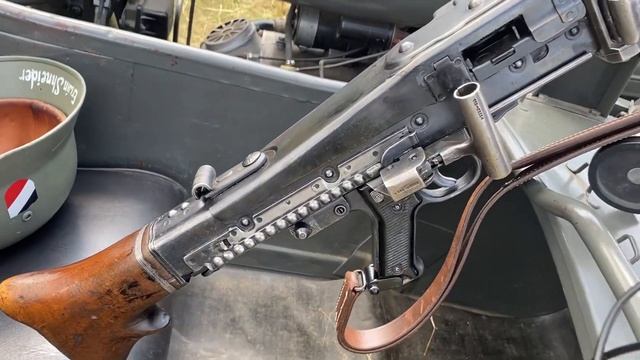 Немецкий пулемет Mg42 на мотоцикле BMW смотреть онлайн