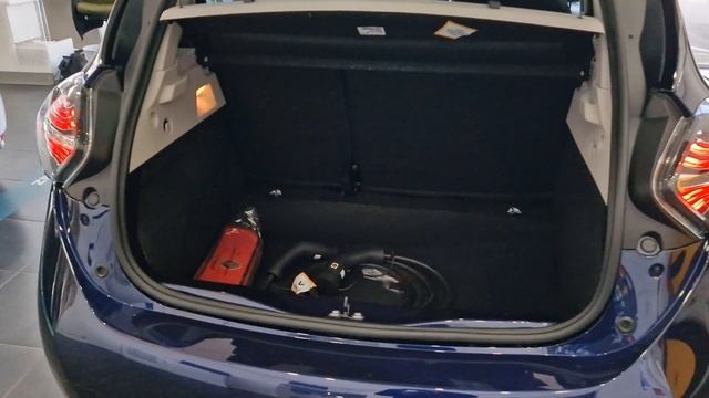 Why the Renault Zoe Still Makes Sense in 2022 | 4K смотреть онлайн