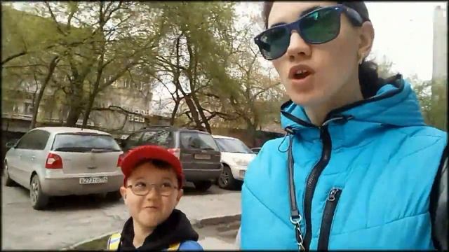Играем с ребёнком на прогулке! Игра описание предметов! смотреть онлайн