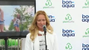 Мария Киселева представляет новую биобутылку минеральной воды "БонАква"