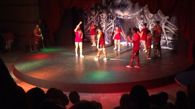 Champion Holiday Village.Монгольский цирк.Номер со скакалкой