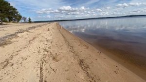 Рыбалка троллингом. На лодке с мотором по большому озеру.