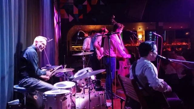 Petunia & The Vipers at The Royal смотреть онлайн