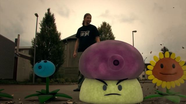 Plants VS Zombies IN REAL LIFE (FAN MADE) (by HETHFILMS) смотреть онлайн