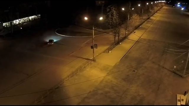 Ночной город. Самоизоляция Коркино. Дрифт авто на площади Ленина смотреть онлайн