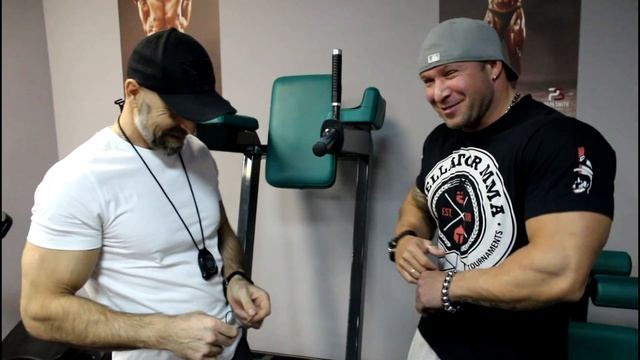 СКОЛЬКО НАДО КАЧАТЬ ПРЕСС. Папа Смит узнает у Вадюхи тайну смотреть онлайн