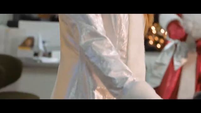 Новогоднее приветствие #Renault Автокрай Украина!Танци под "Стиль Собачки" и "Время Истекло" смотреть онлайн