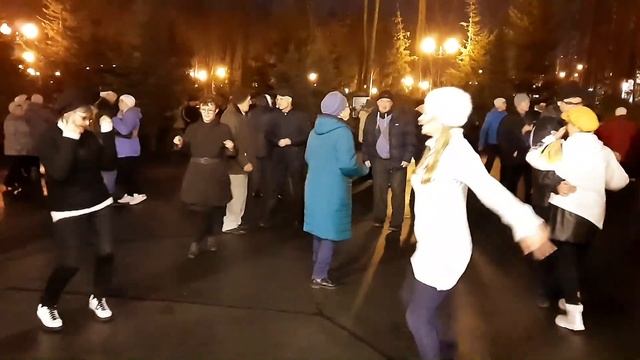 ОБЛАКА ПЛЫВУТ ПО НЕБУ ВАЖНЫЕ смотреть онлайн