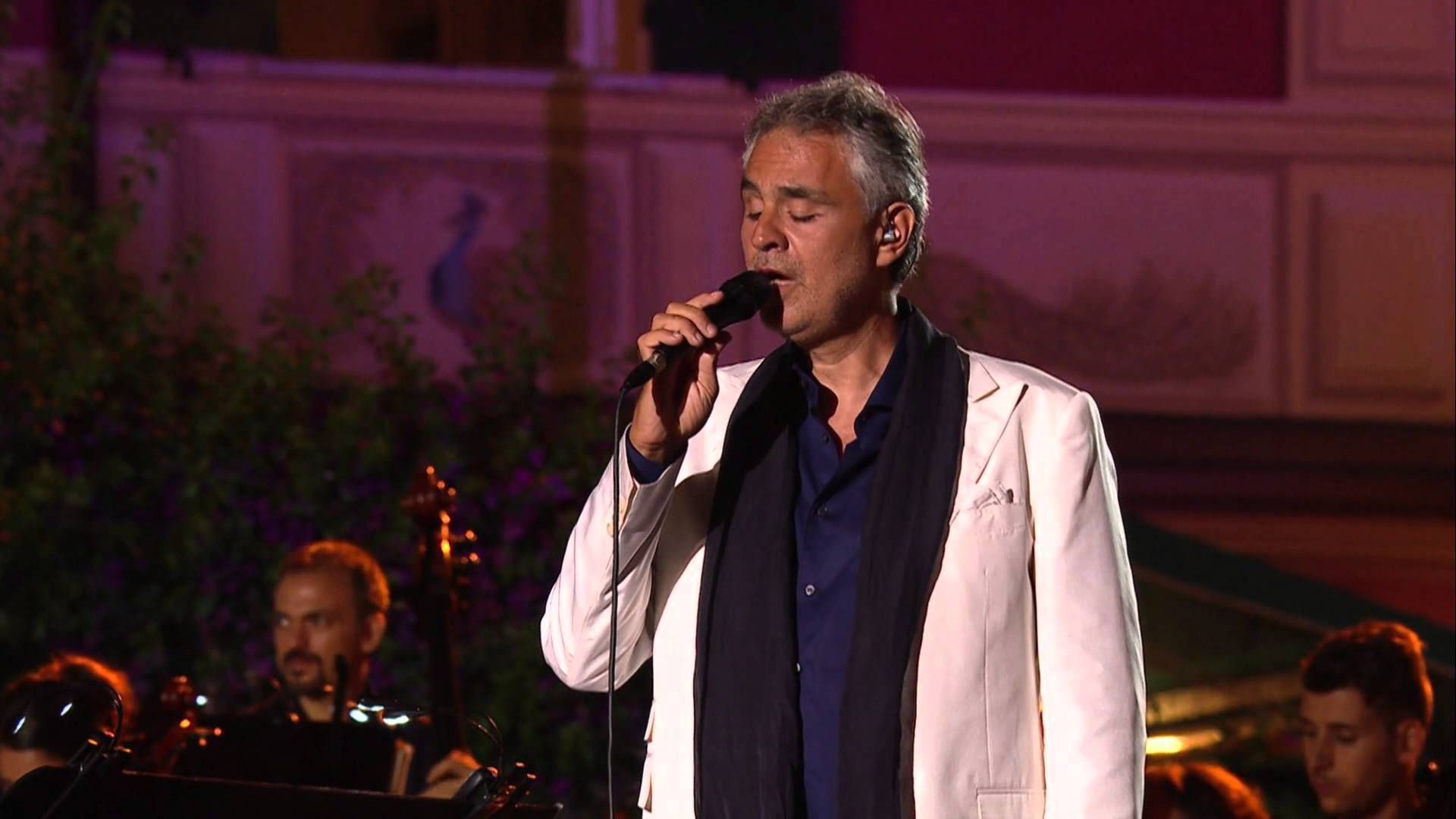 Andrea Bocelli - Perfidia - Live 2012 смотреть онлайн