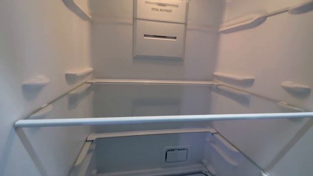 Ролик для продажи холодильника Indesit DFM 4180 W смотреть онлайн