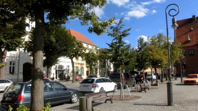 Jüterbog.Oт автовокзала по Mönchenstraße и по 102 дороге,минуя ратушу ,городские ворота 18.08.2019 смотреть онлайн