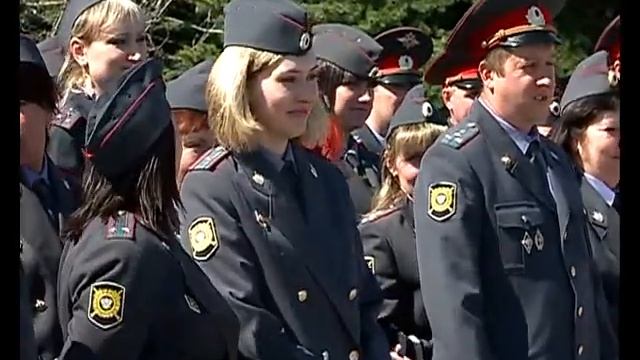 Состоялся ежегодный строевой смотр сотрудников полиции смотреть онлайн