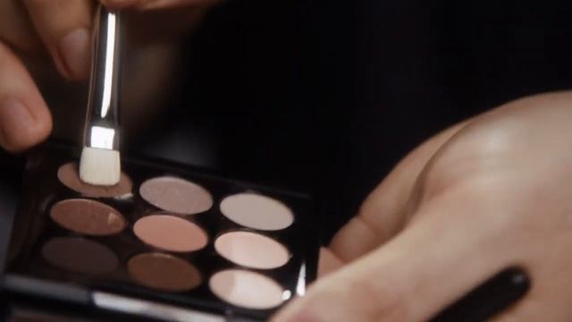 HOW TO: Luxe Skin and Versatile Eyes with Dominic Skinner | MAC Cosmetics смотреть онлайн