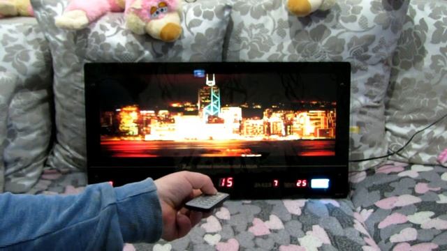 Обзор интерактивной картины с часами, FM радио и MP 3 плеером смотреть онлайн