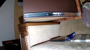 Можно заменить роликовые направляющие для выдвижных ящиков комода на шариковые.