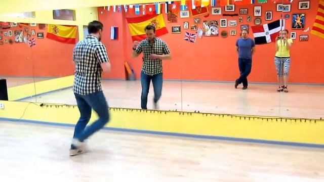 2017.04. Камера 2 - Юра. МК футворк в бачате. Связки 1 и 2 - под музыку смотреть онлайн