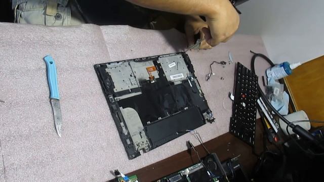 Розбирання ноутбука Lenovo ThinkPad T440sРазборка ноутбука Lenovo ThinkPad T440s смотреть онлайн