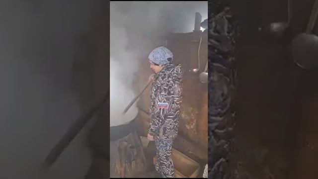 Волшебные дымы шашлыка в Ресторанчике для наших 1 ???Ждем наших дорогих защитников? смотреть онлайн