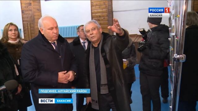 Ремонт спорткомплекса села Подсинее проинспектировал глава республики 14.12.2016 смотреть онлайн