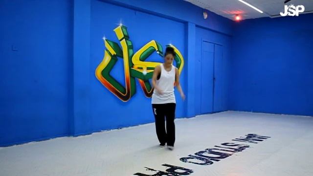 Видео уроки танцев/ House dance tutorial /Сочетание шагов в Хаусе/ Kerry смотреть онлайн