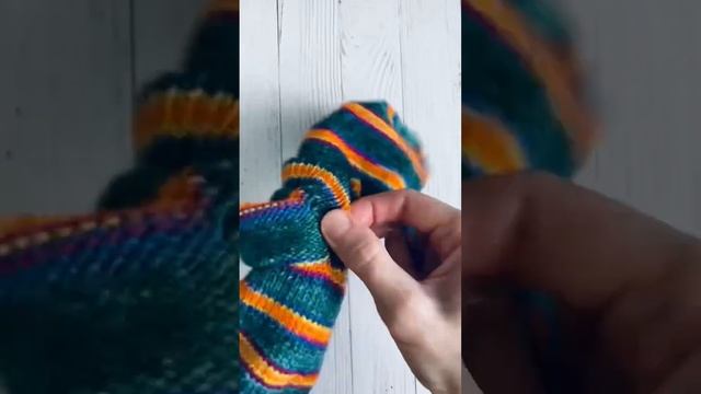 Как закрывать петли у носков спицами смотреть онлайн