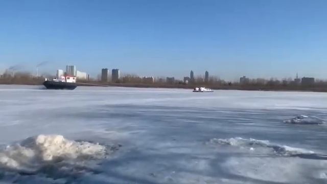 #СЛАВИР 9 буксировка платформы на воздушной подушке смотреть онлайн