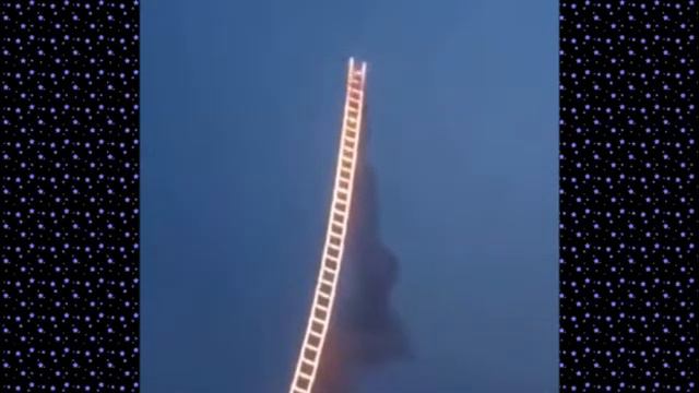 Лестница В Космос Makes Stairway To Heaven With Fireworks (1).mp4 смотреть онлайн