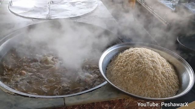 Kabuli Pulao Recipe | Giant Meat Rice Prepared | Most Famous Afghani Pulao  | Peshawar Street Food