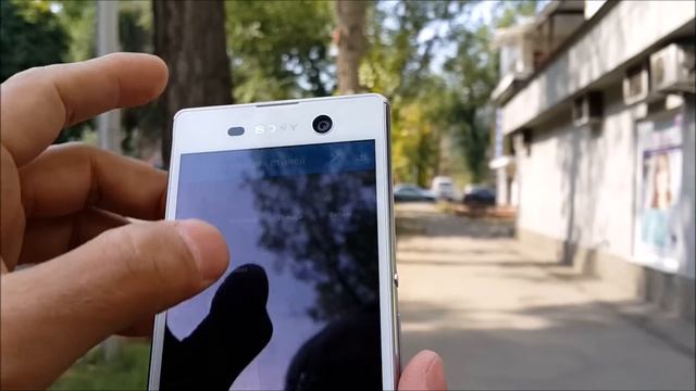 Мощный процессор расширяет возможности камеры Sony Xperia M5 смотреть онлайн