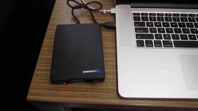 How to insert and eject 3.5" Floppy Disk смотреть онлайн