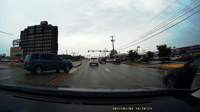 Honda Pilot Driver Doesn't Care смотреть онлайн