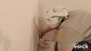 Как выровнять внутренний угол шпателем для угла