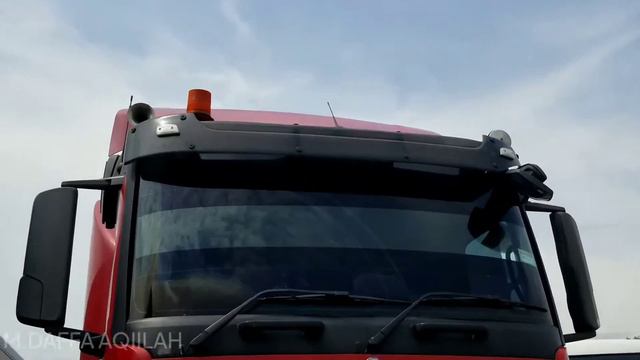 Muter2in Si Sultan Kediri | Mercedes-Benz Actros MP4 2536 MY2019 Day Cab 6x4 Tractor Head. смотреть онлайн