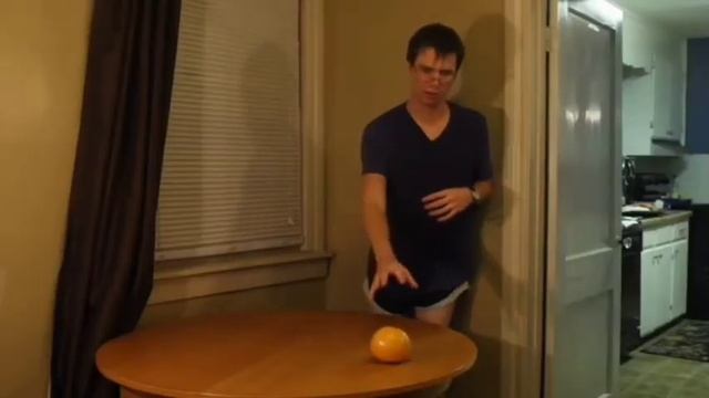 Джозеф и Грейпфрут /Joseph Touches A Grapefruit (Marble Hornest) смотреть онлайн