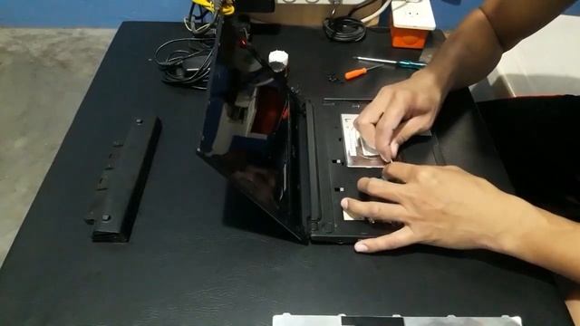 How to Disassembly | Acer Aspire One D225E part 1 | Bilas Tv смотреть онлайн