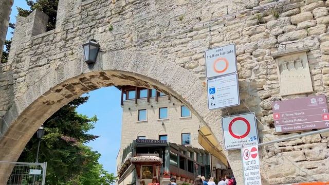 КРАСИВОЕ САН МАРИНО. ИТАЛИЯ. Прогулка по городу. Жизнь Италии. Стритстайл смотреть онлайн