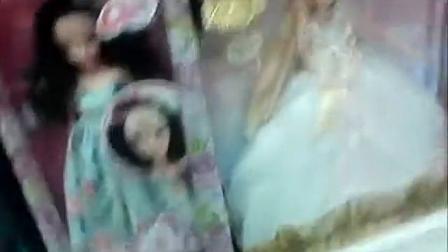 ОХОТА НА КУКОЛ В ДЕТСКОМ МИРЕ/НЕМНОГО СКУЧНОЕ ВИДЕО/МОНСТЕР ХАЙ/ЧИТАЙ ОПИСАНИЕ смотреть онлайн