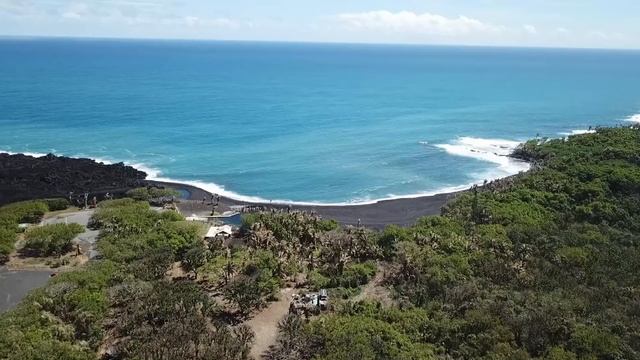 Pohoiki Bay's New Black Sand Beach ~ 9/23/18 смотреть онлайн