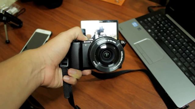 Revisado - Sony A5000 (Mi opinión como cámara para blogs) смотреть онлайн