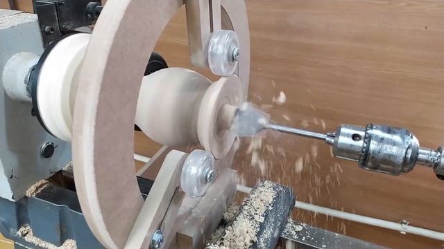 Woodturning - oak vase !! Токарка по дереву - дубовая ваза! смотреть онлайн
