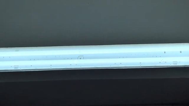 Philips PACIFIC 2x36W T8 magnetic ballast waterproof fluorescent fixtures with GE F36W/54-765 tubes смотреть онлайн